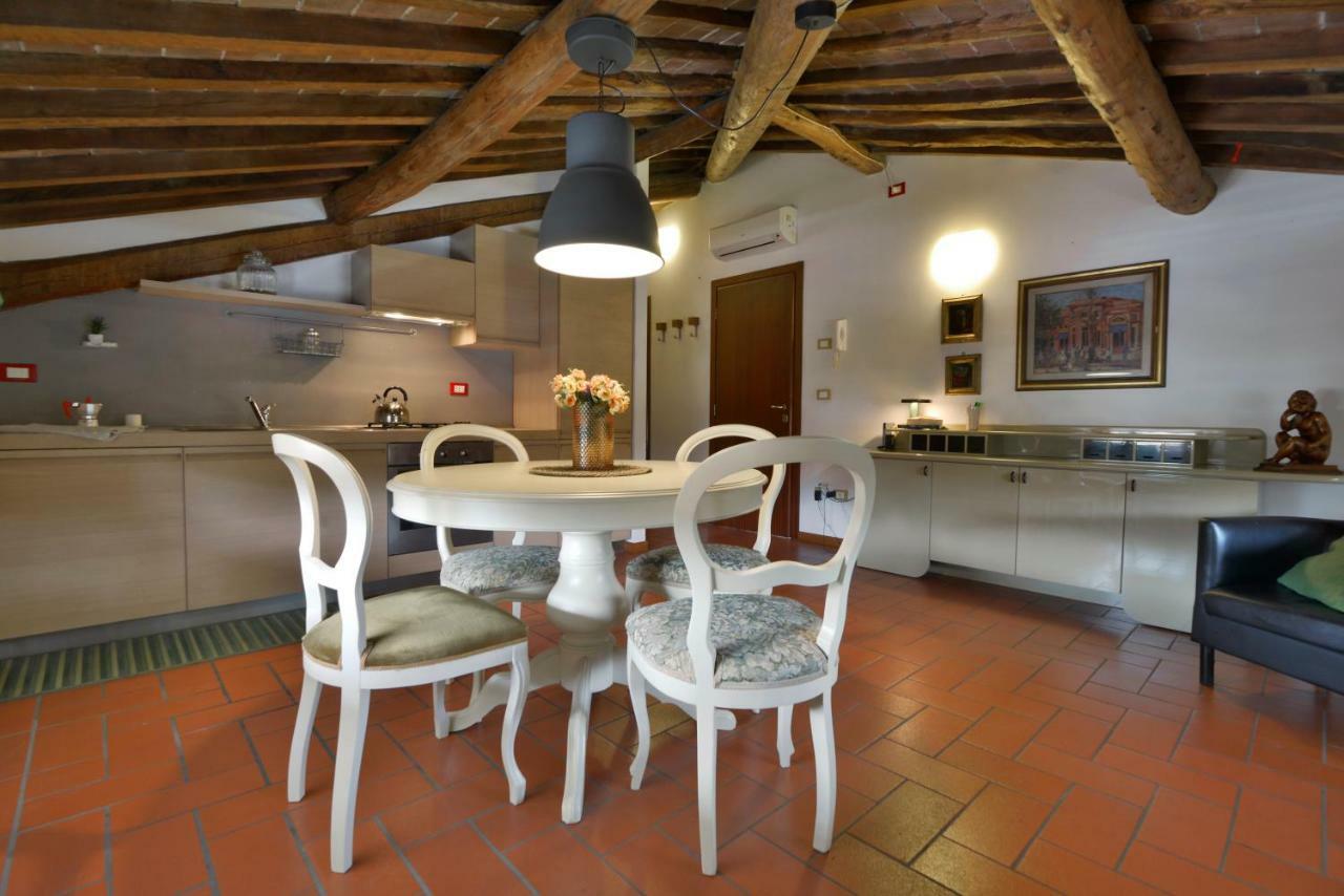 Charme Con Parcheggio Apartment Lucca Bagian luar foto